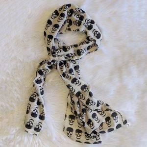 Skull Scarf/Shall Black and White